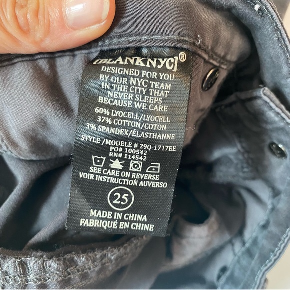 BlankNYC women’s distressed stretchy pants accent zippers and fringe size 25 - Picture 6 of 8